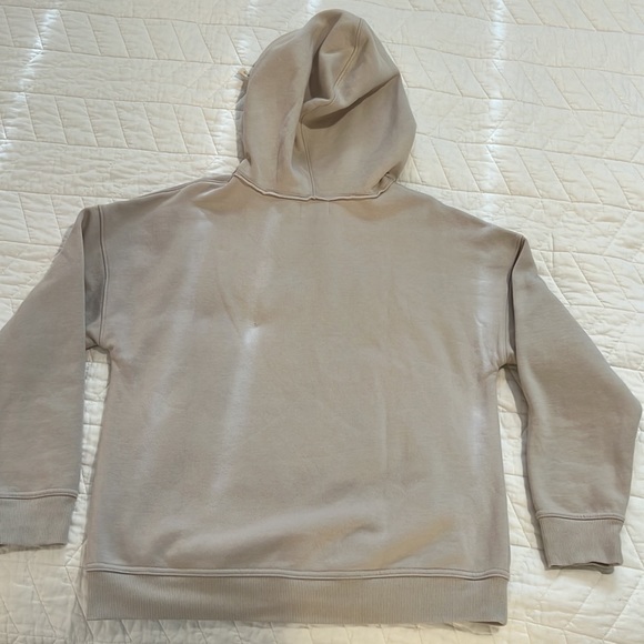 Universal Threads - Picture 3 of 3